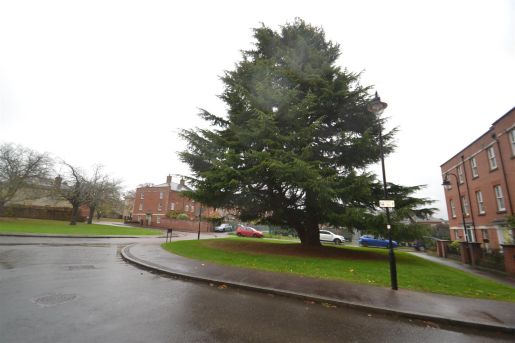 Veale Drive, Exeter - FRONT (4).JPG